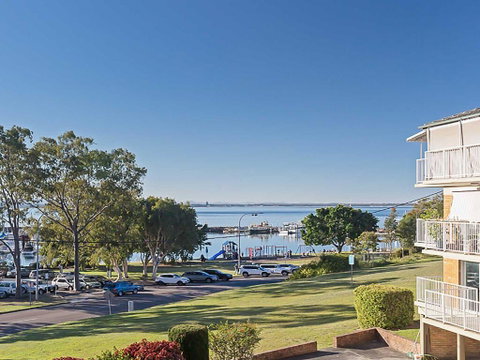 10 'Teramby Court' 104 Magnus Street - In Nelson Bay CBD With Water Views And WIFI - VIC Tourism 0