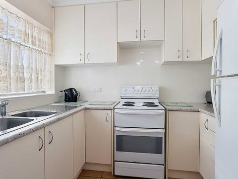 10 'Teramby Court' 104 Magnus Street - In Nelson Bay CBD With Water Views And WIFI - VIC Tourism 1