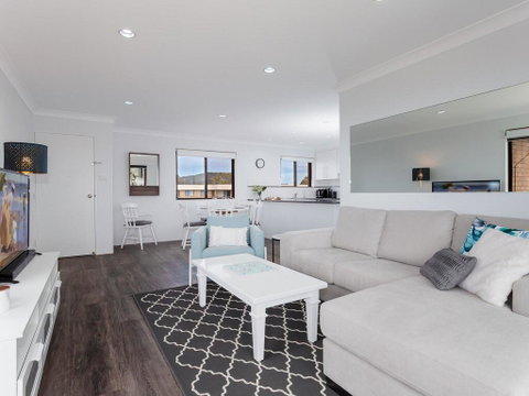 11 'Intrepid' , 3 Intrepid Close - Absolute Beachfront Bliss - VIC Tourism 2