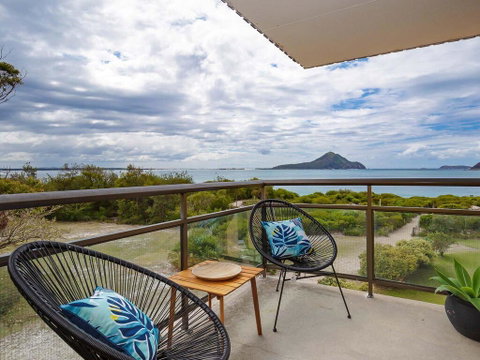 11 'Intrepid' , 3 Intrepid Close - Absolute Beachfront Bliss - VIC Tourism 0