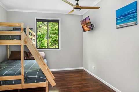 11 Naiad Court - Rainbow Shores, Fantastic Family Retreat, Swimming Pool, 200m To Beach, Free Wi-Fi - VIC Tourism 1