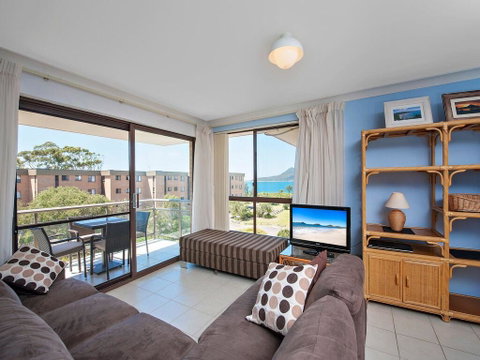 12 'Commodore', 6 Intrepid Close - Beautiful Water Views - VIC Tourism 2