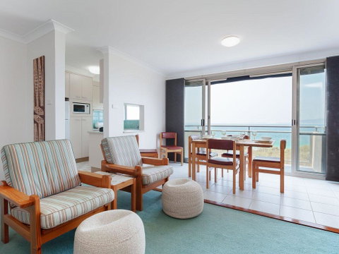 12 'Ocean Shores', 27 Weatherly Cl - Waterfront Unit With Sensational Water Views, WIFI & Air Conditioning - VIC Tourism 3