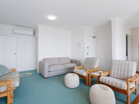 12 'Ocean Shores', 27 Weatherly Cl - Waterfront Unit With Sensational Water Views, WIFI & Air Conditioning - VIC Tourism 1