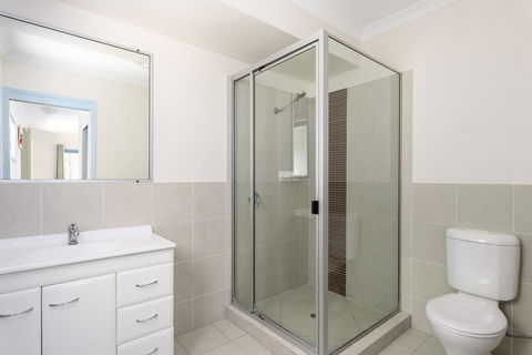 12 Ibis Court - Highset Beach House With Natural Bushland Gardens And Covered Decks - VIC Tourism 2