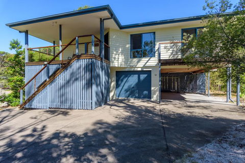12 Ibis Court - Highset Beach House With Natural Bushland Gardens And Covered Decks - VIC Tourism 1
