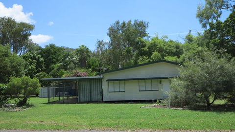12 Wansfell Street Picnic Bay - VIC Tourism 0
