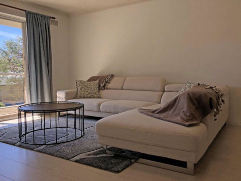 13 'Parkview', 11-13 Catalina Close - Great Location Unit With A Locked Garage - VIC Tourism 1