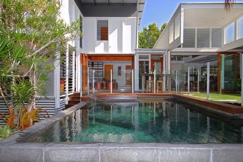 13 Ann Street, Coolum Beach, Pet Friendly, Linen Included - VIC Tourism 0