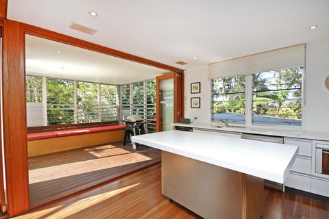 13 Ann Street, Coolum Beach, Pet Friendly, Linen Included - VIC Tourism 2