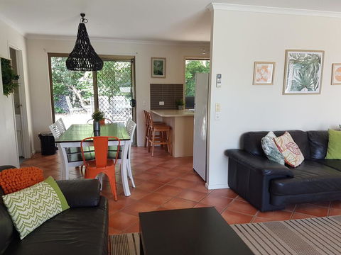 13 Coora Court - Sleeps 6, Pool, Air Con, Pets - VIC Tourism 1