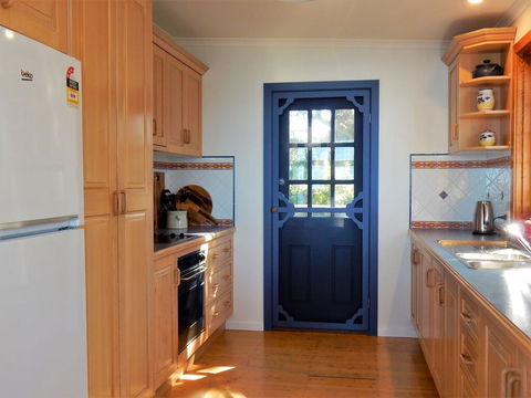 164 Mitchell Pde - Spectacular Views - VIC Tourism 3