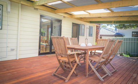 17 Broadbeach Drive - Free WiFi! - VIC Tourism 0