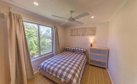17 Broadbeach Drive - Free WiFi! - VIC Tourism 1