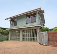 18 Northbeach Place Mudjimba Beach - Pet Friendly Linen Included WIFI - VIC Tourism