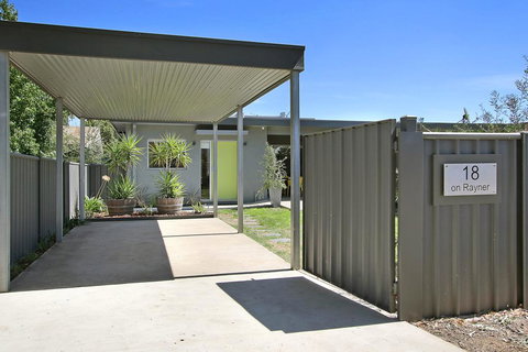 18 On Rayner - Swish Apartment Myrtleford - VIC Tourism 2