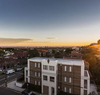 2 Bdrm Art Deco Apt Stroll To Bondi Junction - VIC Tourism