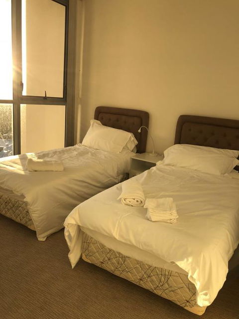 2 Bedroom High Rise Apartment - VIC Tourism 3