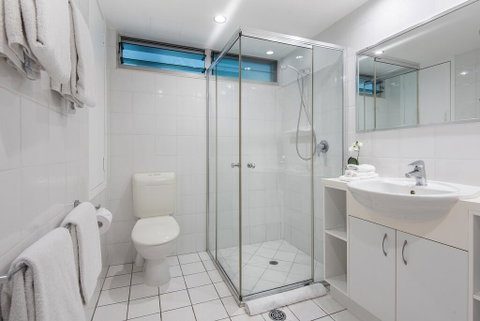 2 Bedroom Poinciana Lodge - VIC Tourism 3