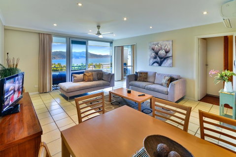 2 Bedroom Poinciana Lodge - VIC Tourism 0