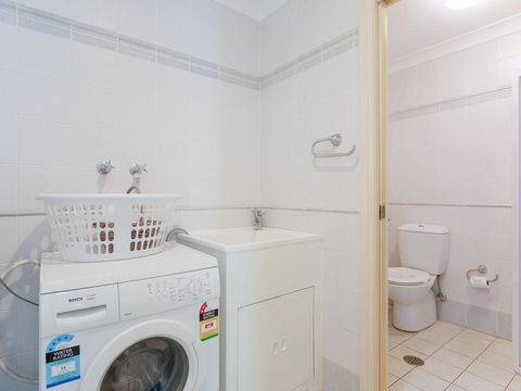 2/141A Soldiers Point Road - Large Waterfront Duplex Across From The Bowling Club - VIC Tourism 3