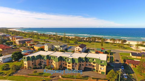 20 Kingsway 3 Bedroom Holiday Apartment - VIC Tourism 1