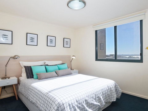 211 'The Landmark', 61B Dowling Street - Resort Style Holiday With Pool, Games Room & Restaurant - VIC Tourism 1