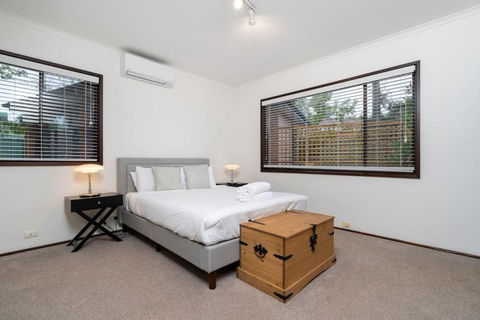 Beautifully Renovated Inner North Residence - VIC Tourism 2