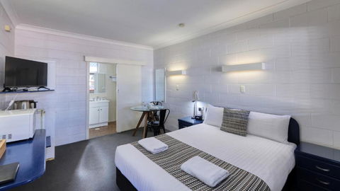 Castlereagh Lodge Motel - VIC Tourism 1