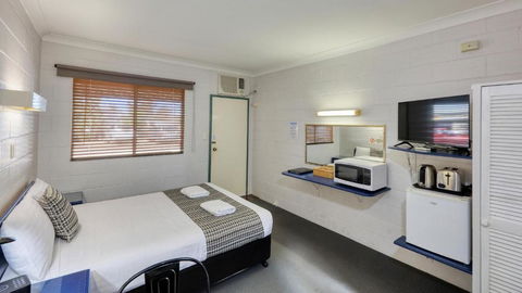 Castlereagh Lodge Motel - VIC Tourism 3