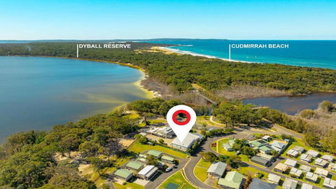 Cosy In Cudmirrah - VIC Tourism 0