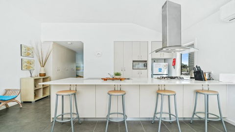 Cosy In Cudmirrah - VIC Tourism 2