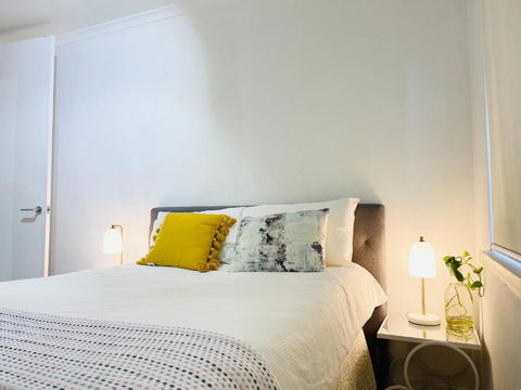 D101 Charming Apartment- Free Parking - VIC Tourism 2