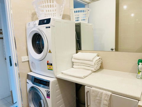 D101 Charming Apartment- Free Parking - VIC Tourism 3