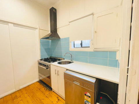 D114 Victorian Central Stay - VIC Tourism 4