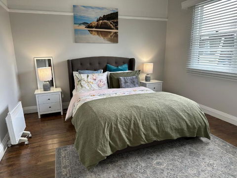 Daisy Cottage On Duke 3BR - VIC Tourism 0