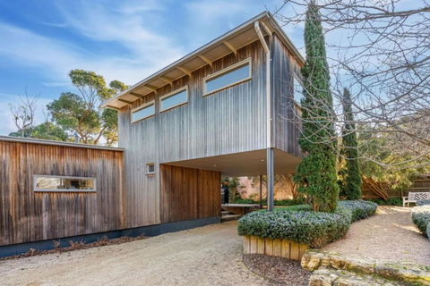 Daisys Coastal Hideaway - VIC Tourism 0