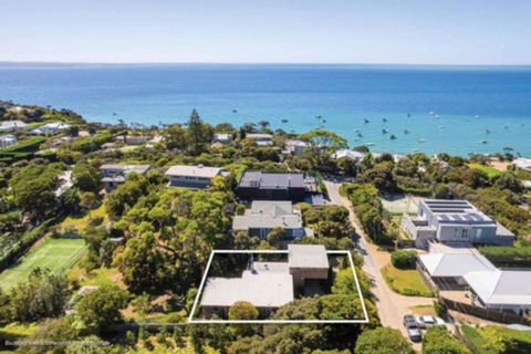 Daisys Coastal Hideaway - VIC Tourism 4