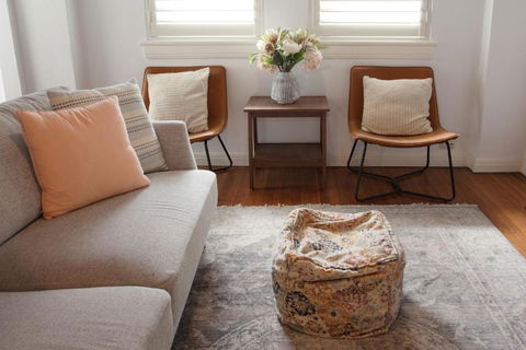 Deco Desire, Bellevue Hill Isyd - VIC Tourism 1
