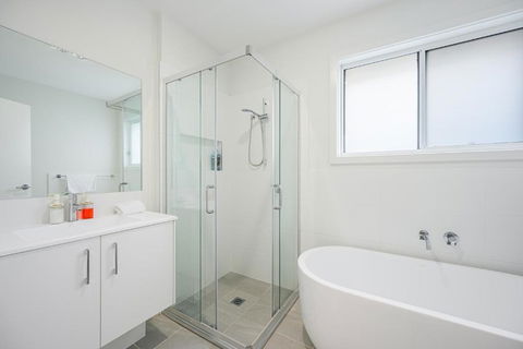 Denham Court 4Br With Central AC & WiFi Near Coles - VIC Tourism 4