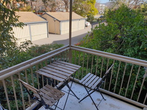 Dana-Private Room In A 3-Bedroom Apartment-3 - VIC Tourism 2