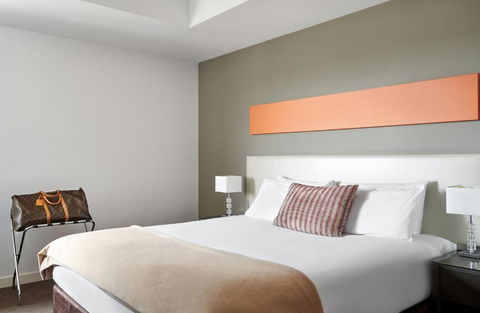 Dandenong Central Apartments Official - VIC Tourism 3