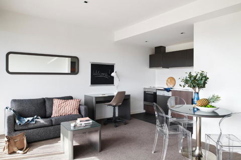 Dandenong Central Apartments Official - VIC Tourism 1