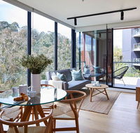 2BR Apt With Yarra River Views  Parking - VIC Tourism