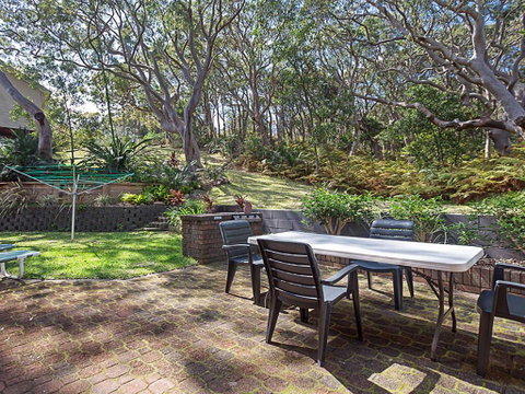 3 'Adriana' 83 Ronald Avenue - Unit With A Backyard - VIC Tourism 0
