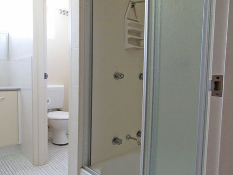 3 'Collendina', 19 Kurrawa Close - Position And Water Views - WOW - VIC Tourism 3