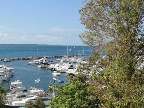 3 'Paradiso', 4 Laman Street - Aircon, Pool, Heart Of Town, Water Views - VIC Tourism 0