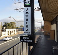 3 BEDROOM APARTMENT ST MARYS - VIC Tourism