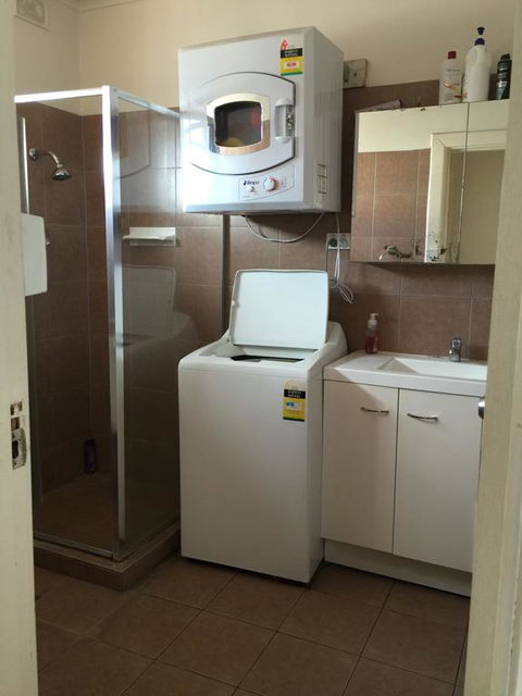 3 BEDROOM APARTMENT ST MARYS - VIC Tourism 1