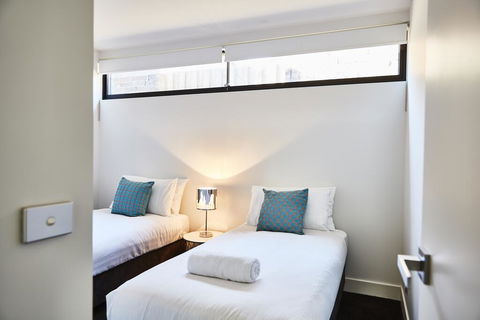 3-Bed House With Rooftop And Parking Near Yarra Park - VIC Tourism 3